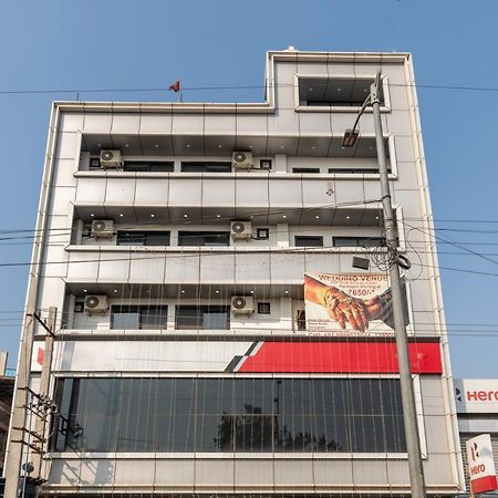 Hotel De Luxe Basai Road Γκουργκάον Εξωτερικό φωτογραφία