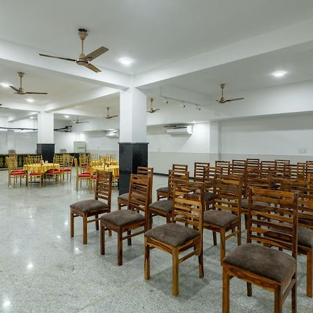 Hotel De Luxe Basai Road Γκουργκάον Εξωτερικό φωτογραφία