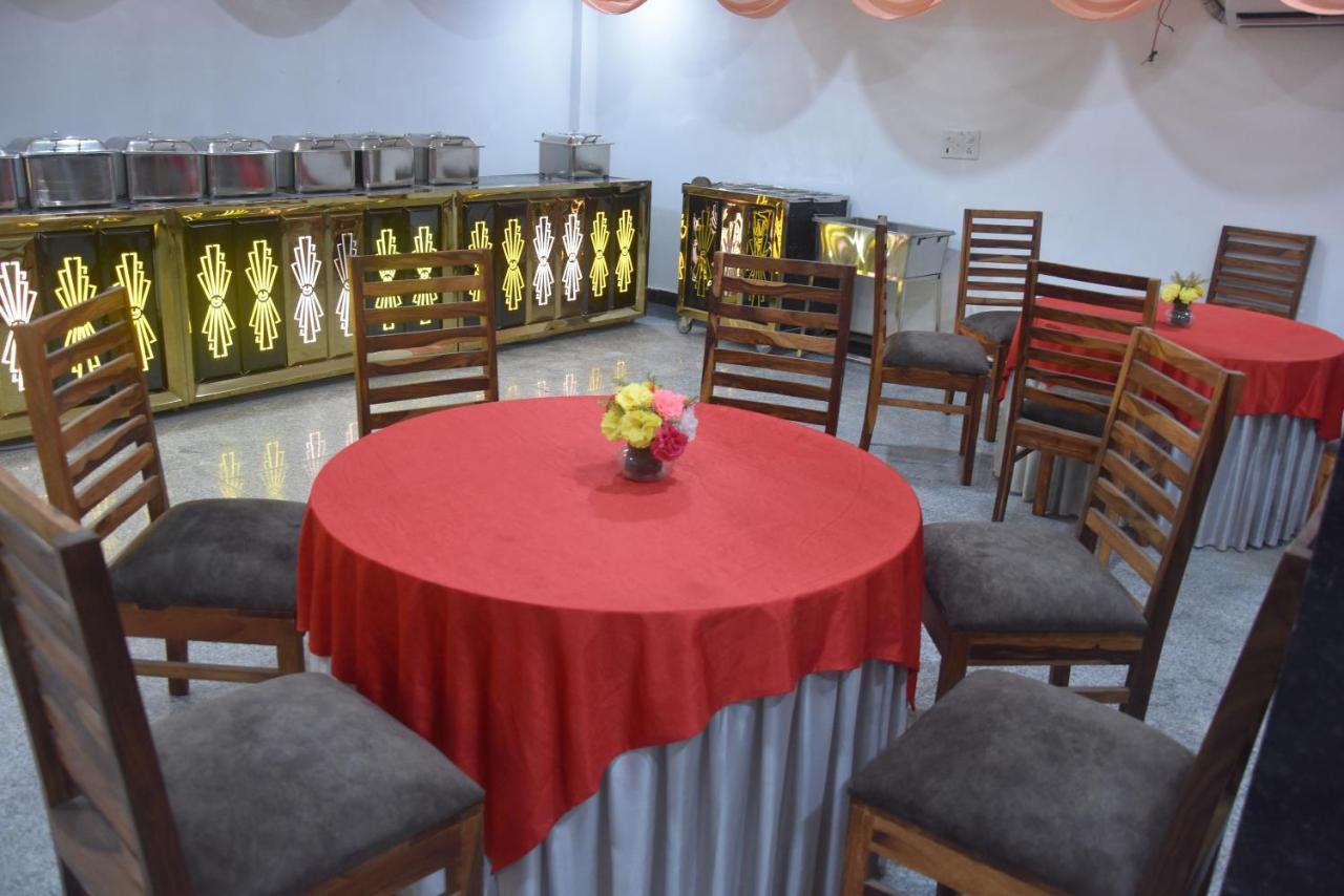 Hotel De Luxe Basai Road Γκουργκάον Εξωτερικό φωτογραφία