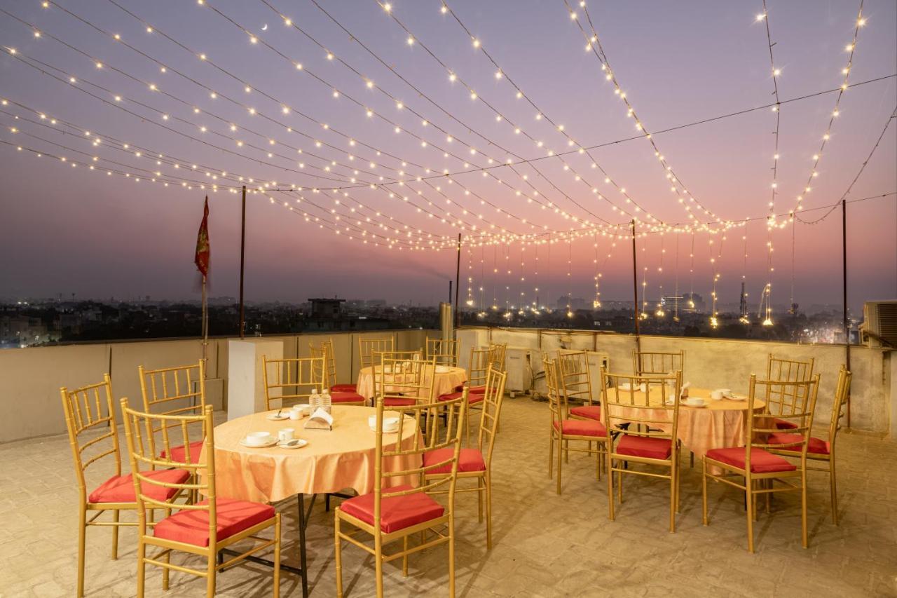 Hotel De Luxe Basai Road Γκουργκάον Εξωτερικό φωτογραφία